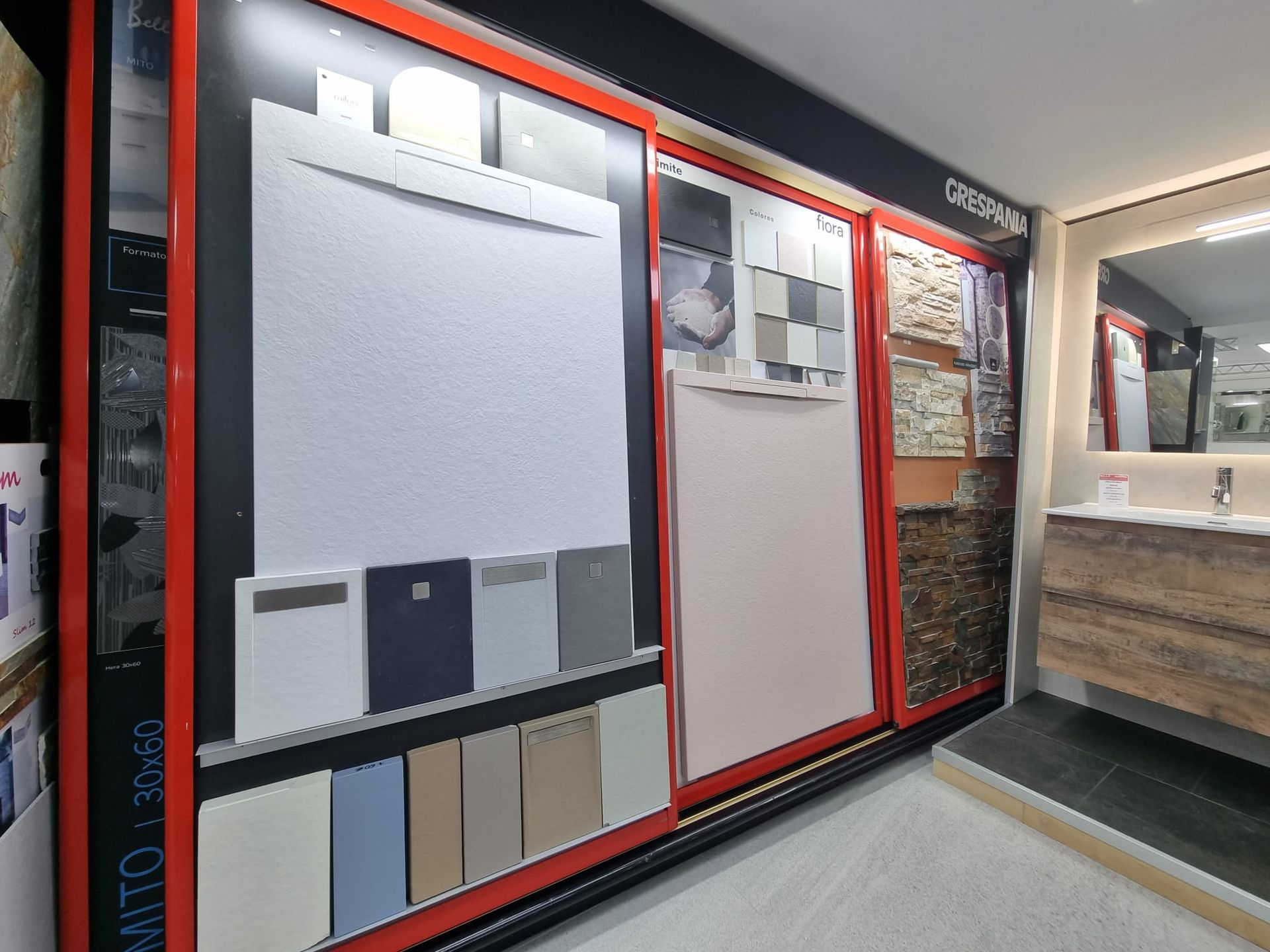 Gebäude, Innenarchitektur, Bilderrahmen, Holz, Bodenbelag, Fassade, Anzeigegerät, Maschine, Veranstaltung, Automobil-Außenbereich